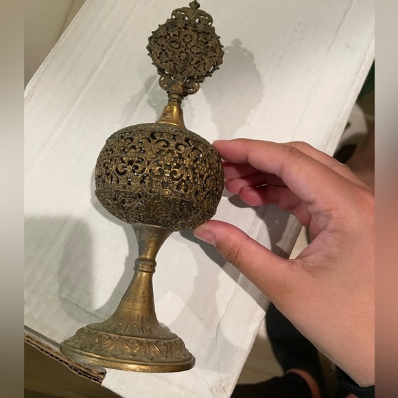 Antique Apollo Ormolu Filigree Bottle With Hand Painted Portrait of Women - Picture 4 of 5